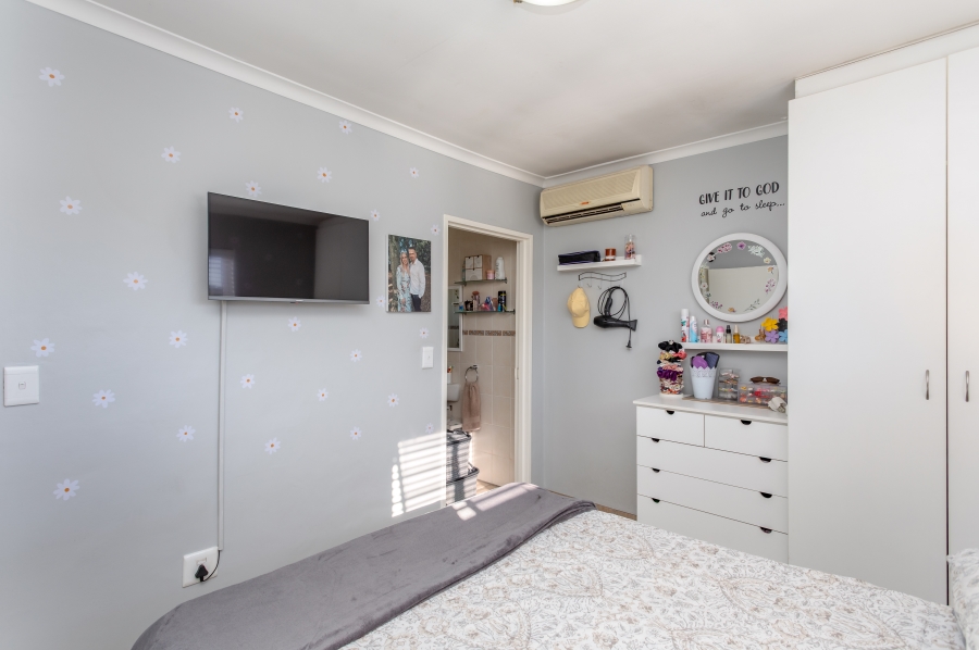 3 Bedroom Property for Sale in Windsor Park Estate Western Cape